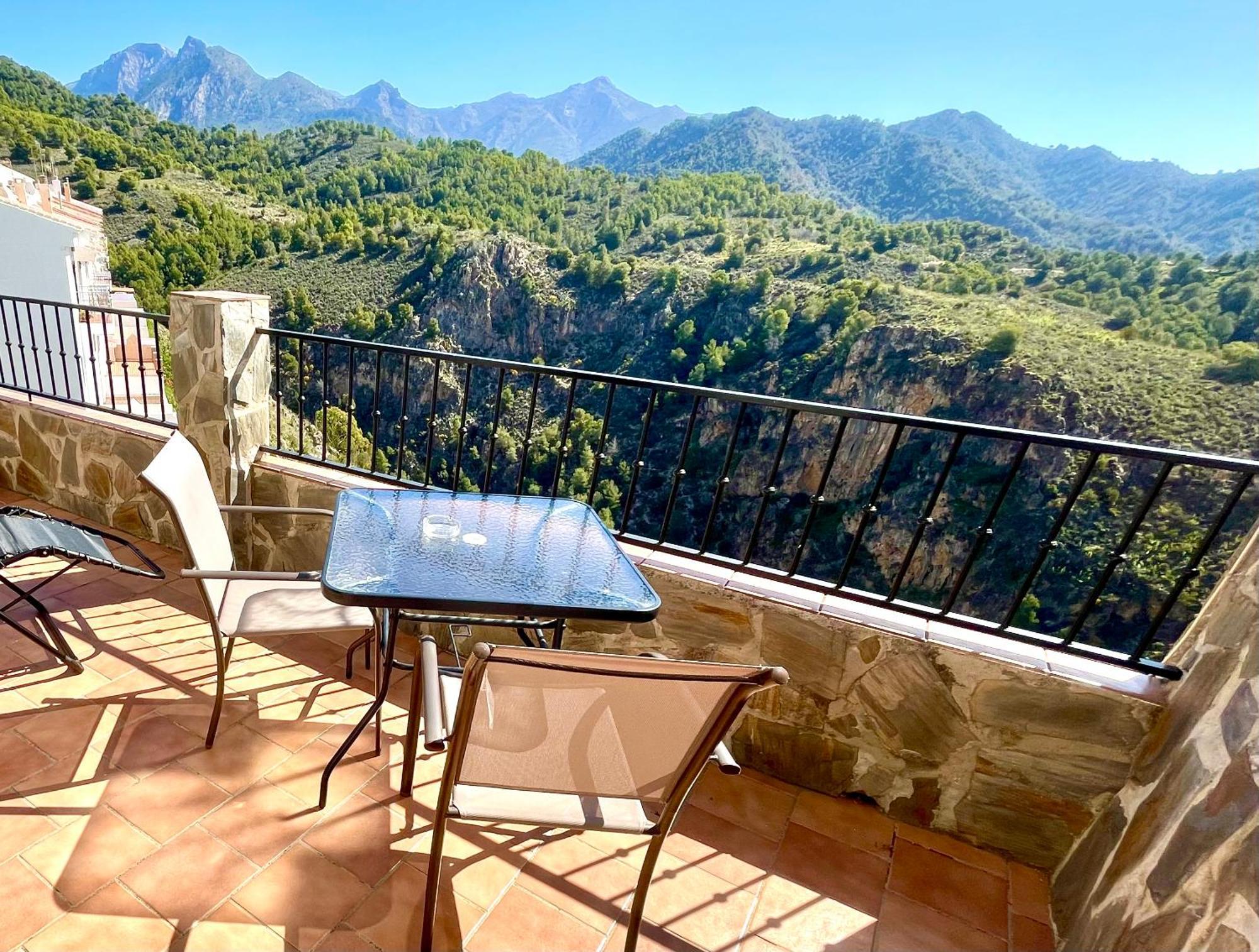 Apartamentos Axarquia , Frigiliana, Terraza Privada Con Vistas A La Montana Rio Y Al Mar Exterior foto